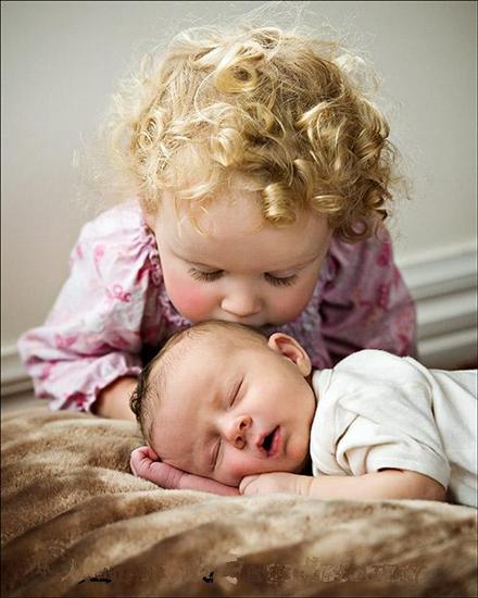baby kiss images #13