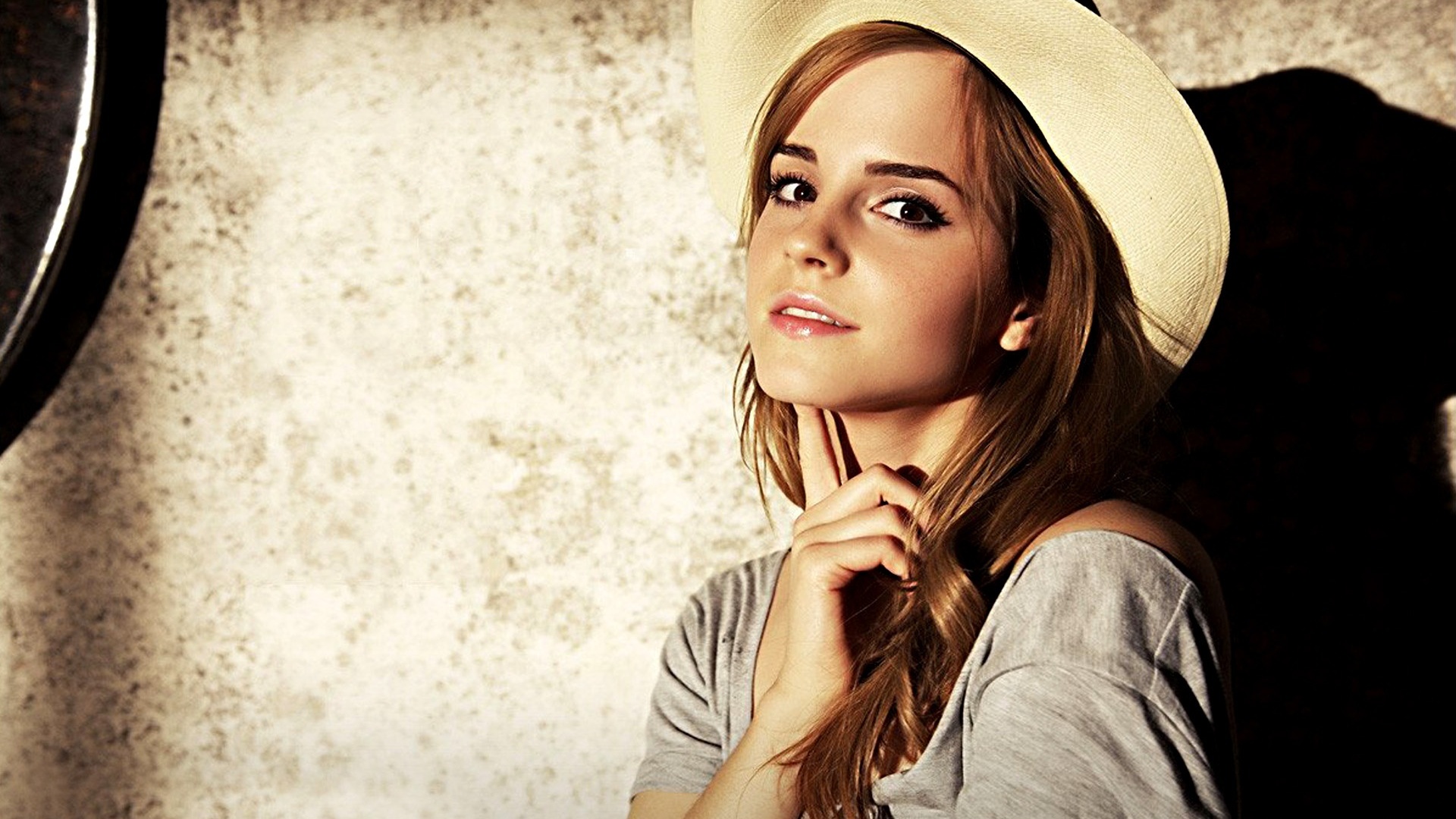 Emma Watson Hot Wallpaper | PixelsTalk Net
