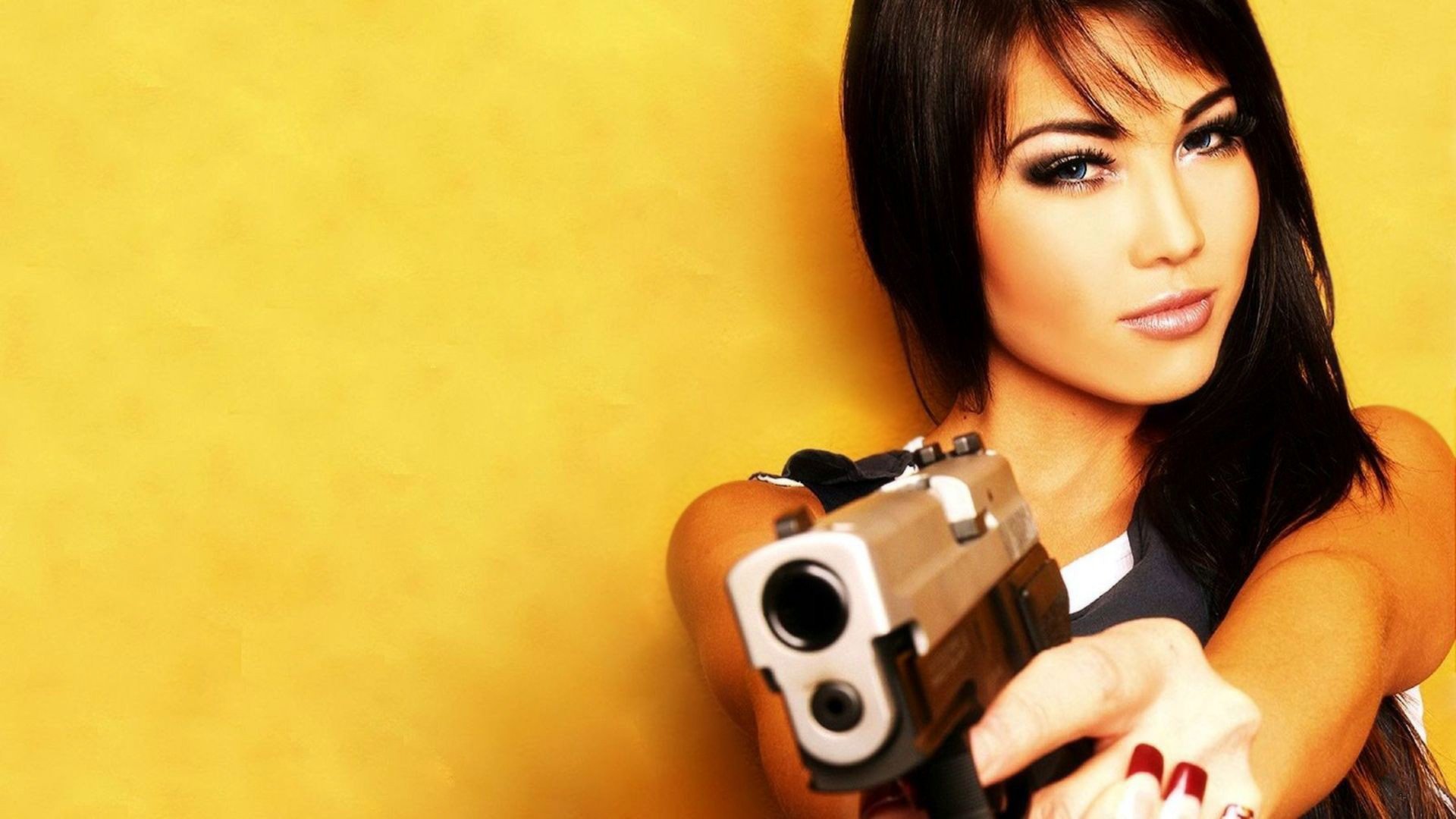 Girl with guns wallpaper