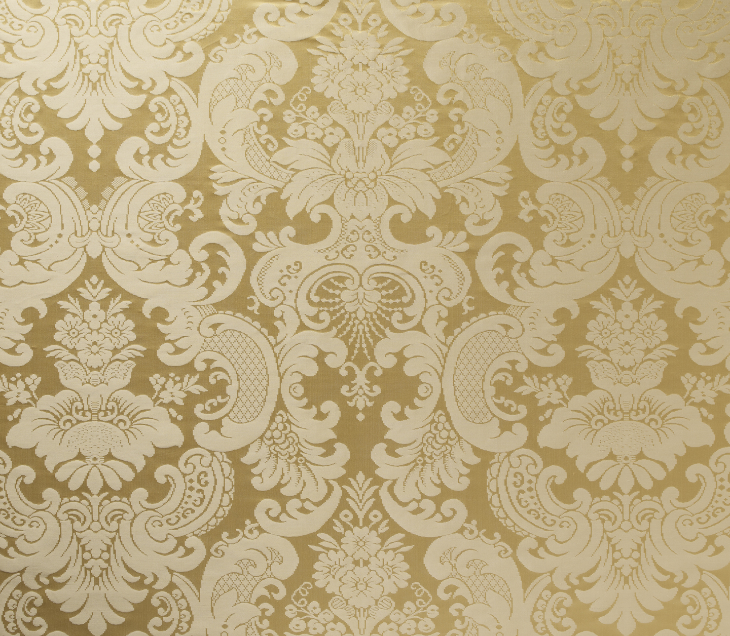 Gold damask wallpaper
