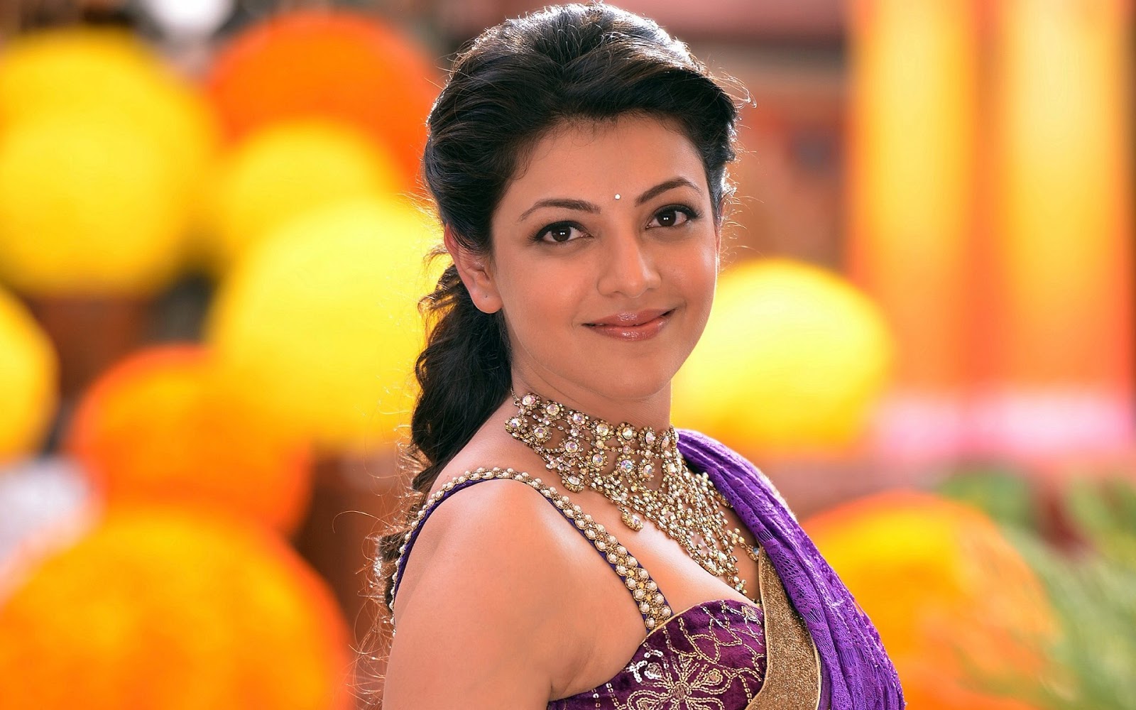 SOUTH INDIAN ACTRESS wallpapers in HD: Kajal Agarwal latest