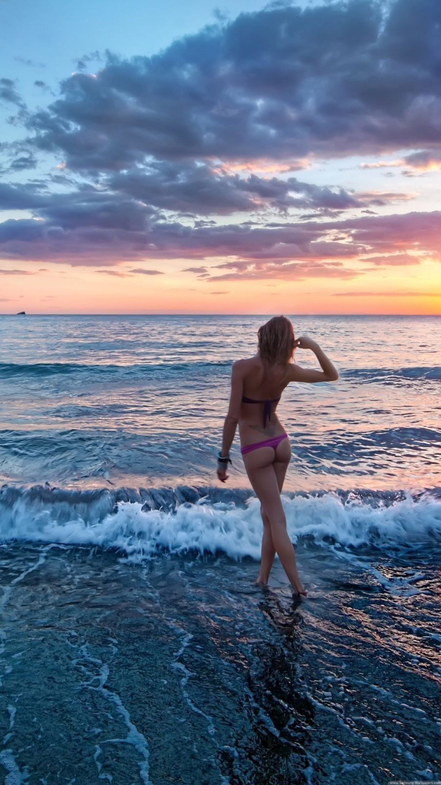 Girl On The Beach Galaxy S6 Wallpaper (1440x2560)