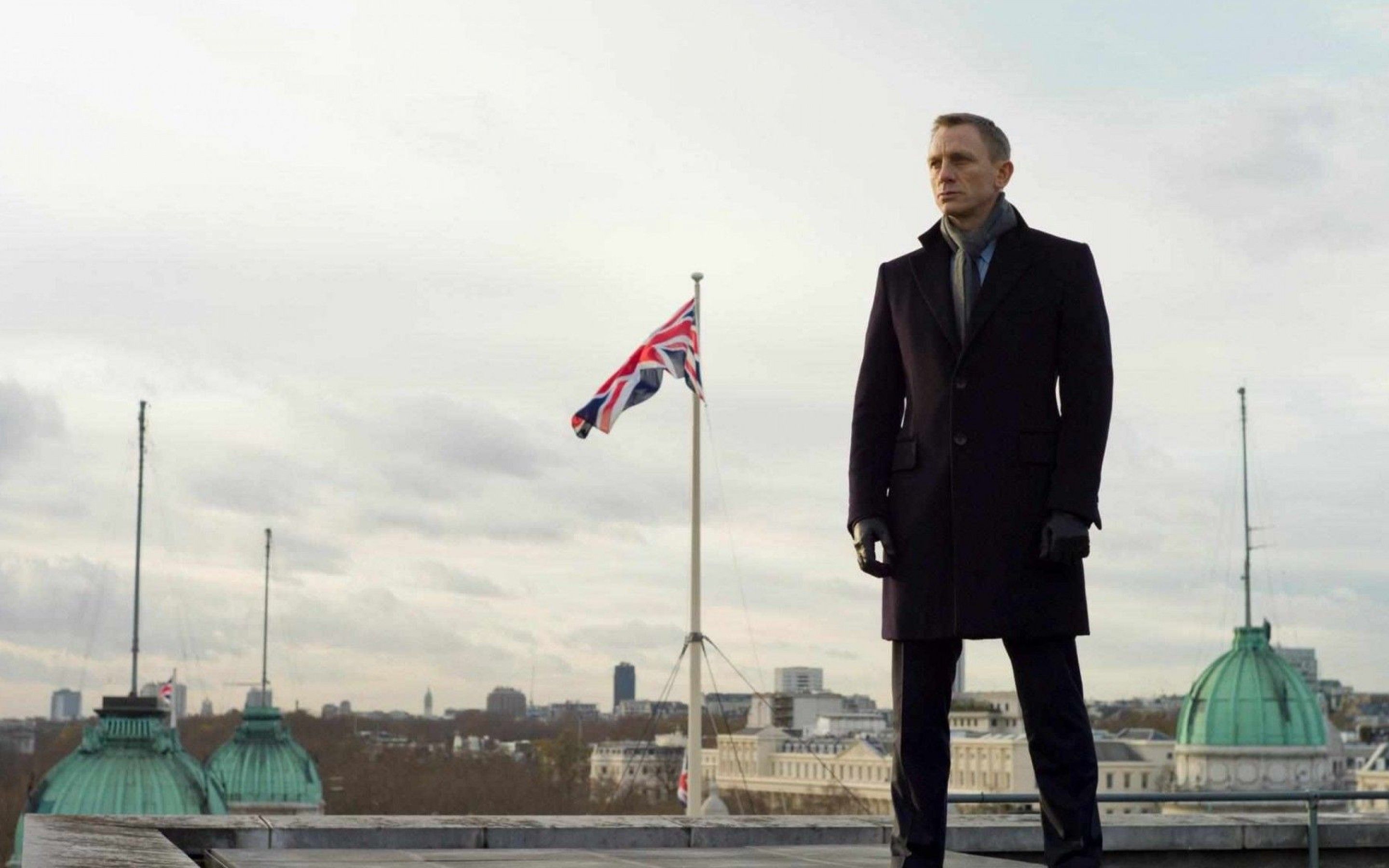 James Bond Wallpaper Daniel Craig - WallpaperSafari