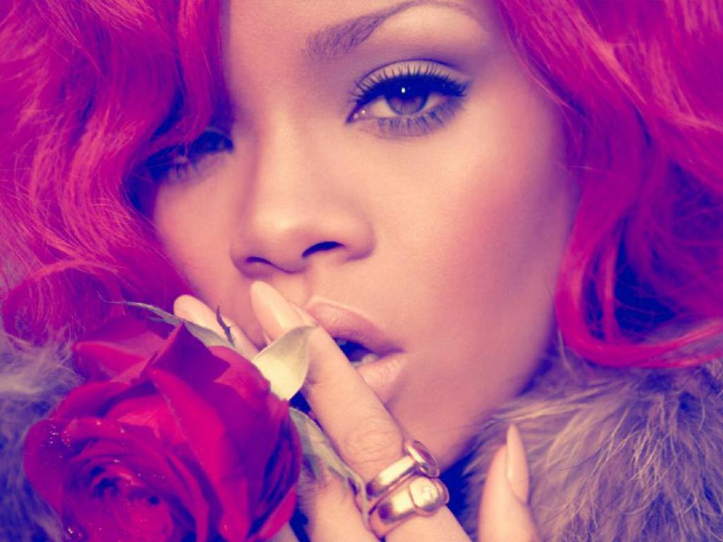 30+ Beautiful Rihanna Wallpapers 100% Quality HD