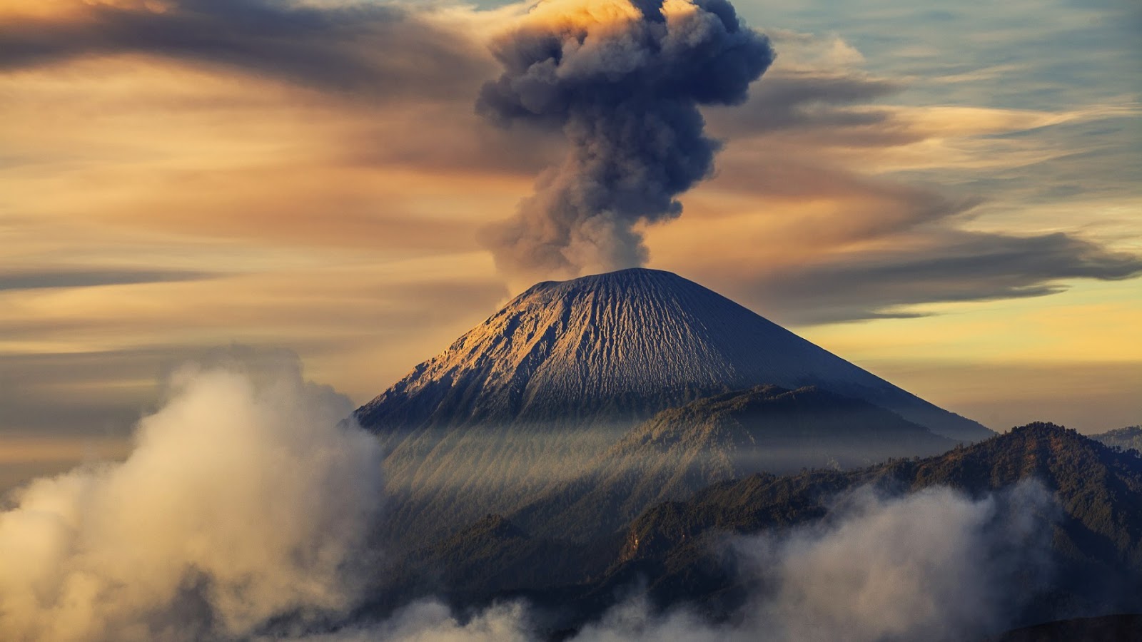 Top 53 Volcano Wallpapers 2017